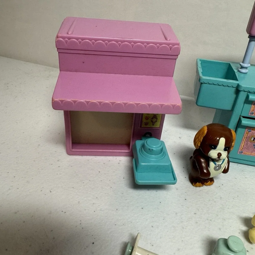 Vintage 1993 Kenner Littlest Pet Shop‎ Care Center Vet Hospital LPS VTG Set Lot